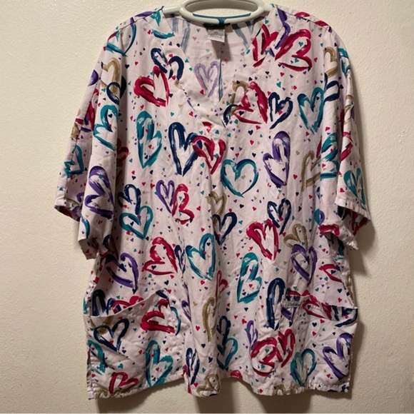 Cherokee Scrub Top Women’s Size 3XL V-Neck Pull Over White Hearts‎ Shape Pockets - Picture 1 of 11